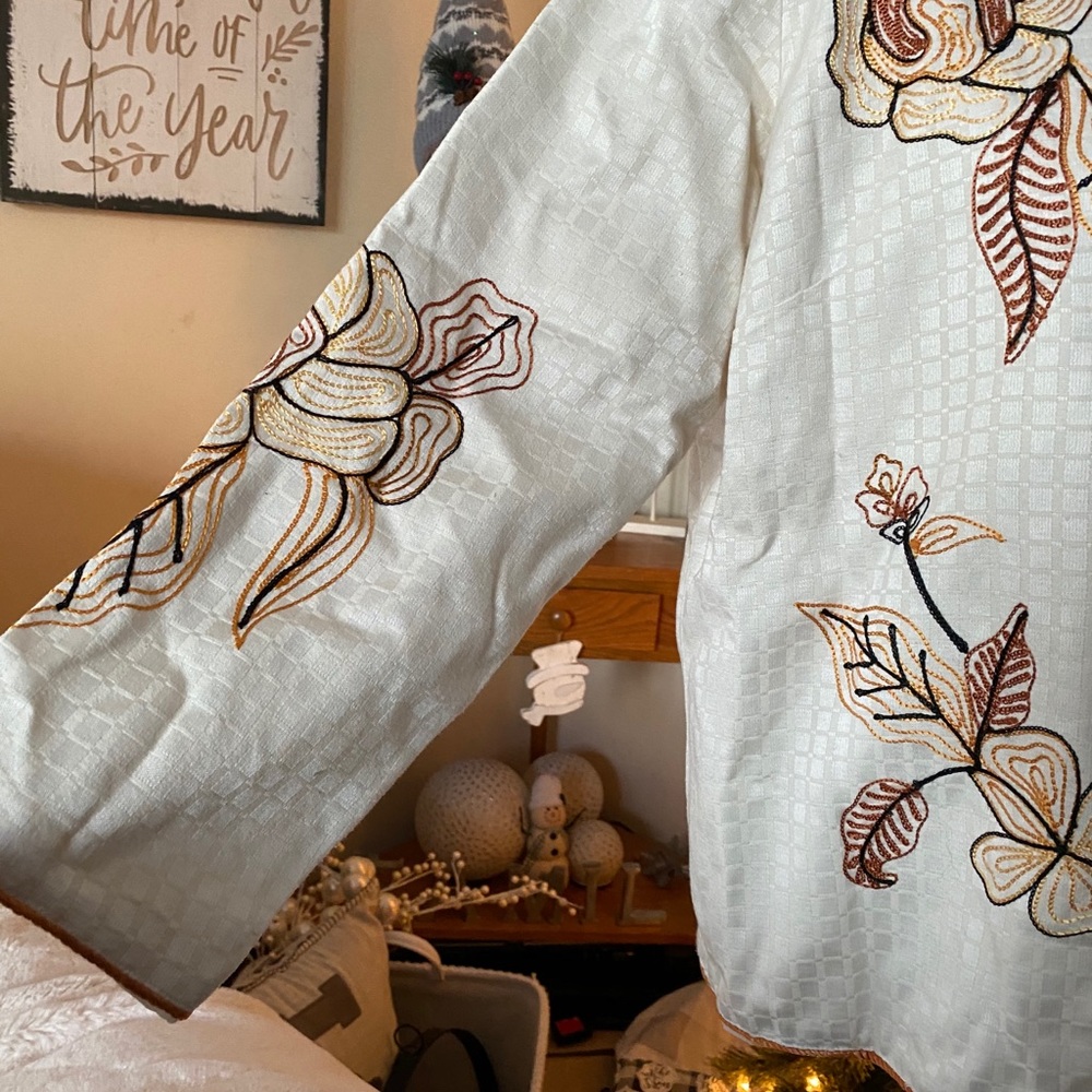 Beautiful Embroidered jacket Petite Large - Picture 5 of 9